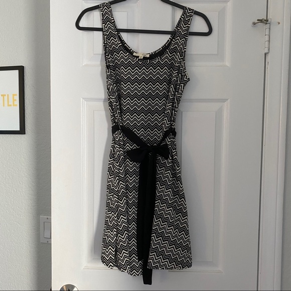 Lush Dresses & Skirts - Lush chevron tank dress with bow